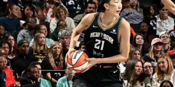 韩旭重返WNBA，首秀20分得分王，力压美国女篮国手|自由人队|狂热队|以赛亚·斯图尔特|珀斯山猫队|底特律活塞队_新浪体育_新浪新闻