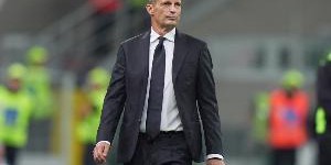 记者：阿莱格里对米兰球员的防守站位不满，所以3-0后仍然发火