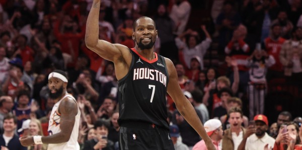 开云官网-面对老东家毫不手软！杜兰特绝杀太阳：很高兴击败这支甩锅的球队